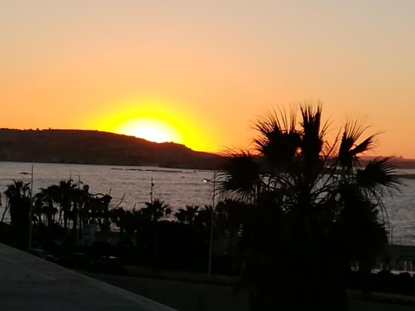 Sunshine Holiday Apartment 8 With Spectacular Seaviews St. Paul's Bay Exteriör bild